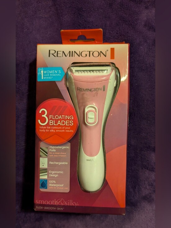 Remington Other - [NIB] Remington Smooth & Silky Wet/Dry Rechargeable Shaver (WDF-4821) Pink